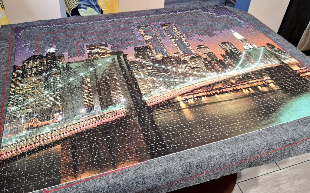 Lubicie układać puzzle? My bardzo teraz mamy miasto nocą 2000 kawałeczków 🙈
