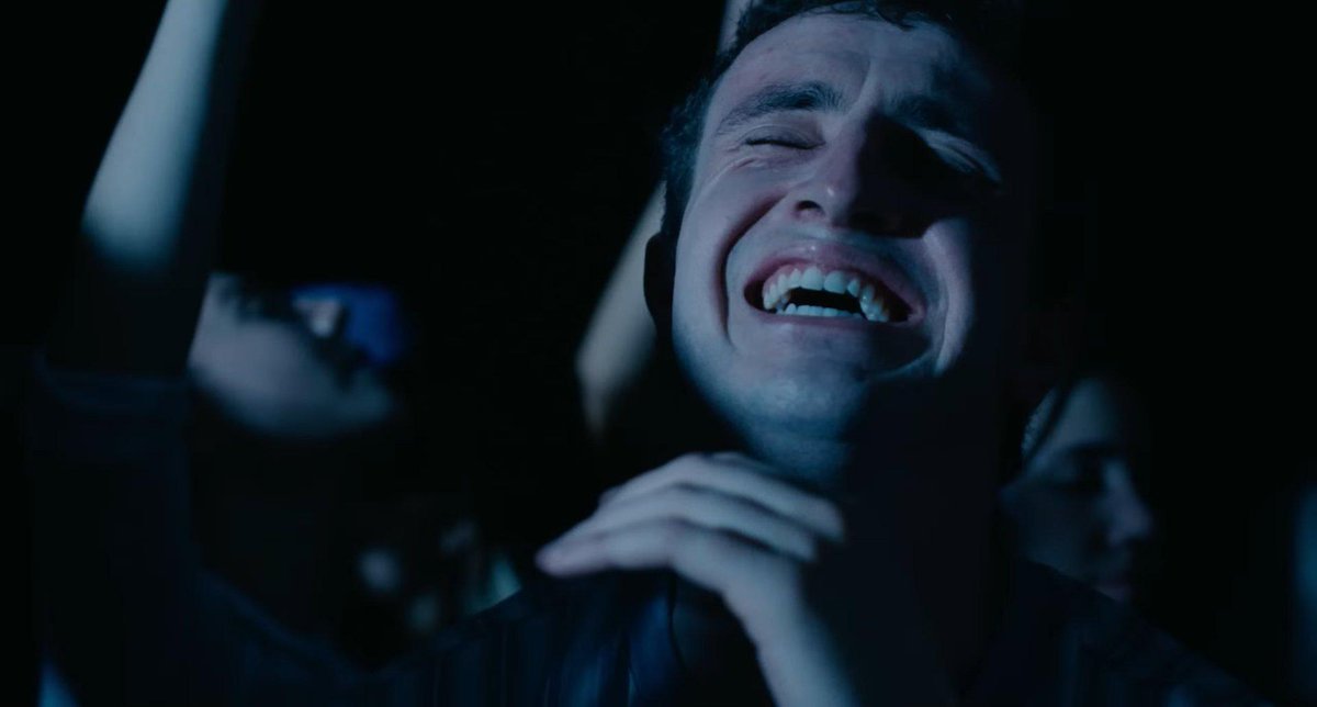 "Aftersun"(2.022) 🇬🇧 define a la perfección la idiosincrasia del cine independiente. Mostrando una historia que, aunque a priori no sorprende, está cargada de belleza e intimismo con la que se gana al público y sern estos los que harán de la cinta una obra valiosa. 

⭐️⭐️⭐️