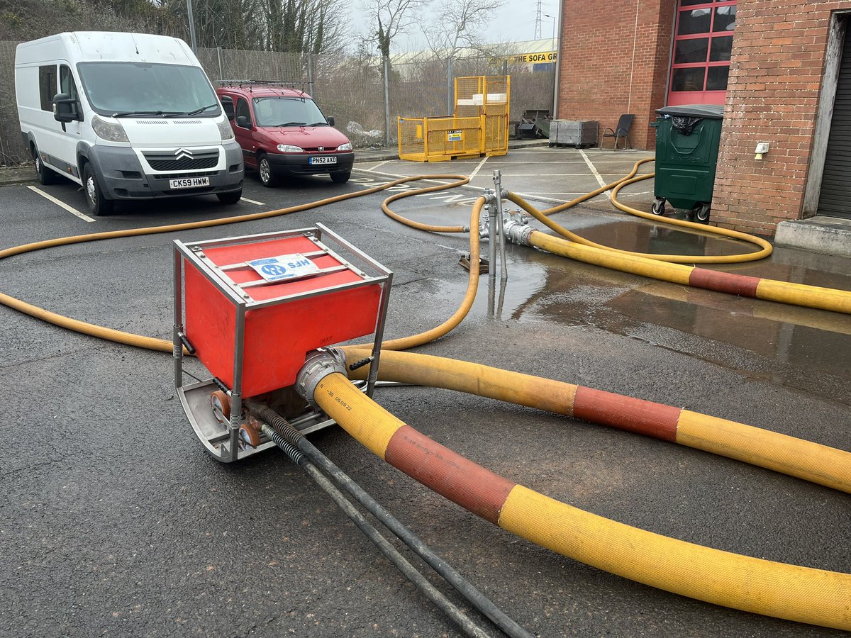Kendal White watch visited Barrow fire station for a HVP familiarisation session today. The crews demonstrated the HVP’s capabilities and set up a number of scenarios to show how versatile the HVP can be.  #NationalResilience 🚒👌 Cumbria Fire &amp; Rescue Service