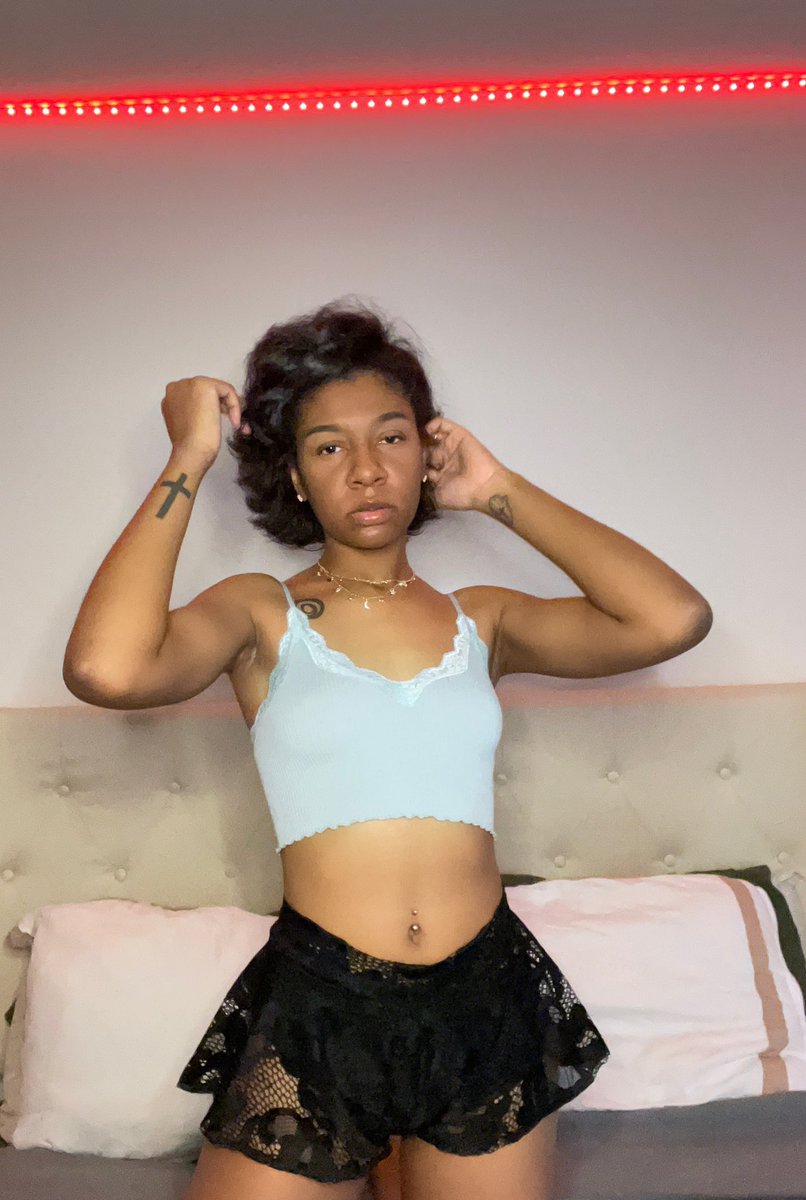 Natalialeemurie's tweet photo. Haven’t felt “sexy” in a while. But taking some time for ME really changed my mood. #LUVYOURS https://t.co/KJdOK2ZluF
