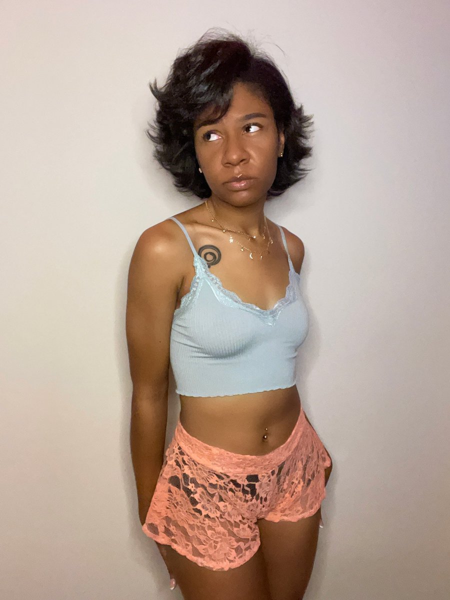 Natalialeemurie's tweet photo. Haven’t felt “sexy” in a while. But taking some time for ME really changed my mood. #LUVYOURS https://t.co/KJdOK2ZluF