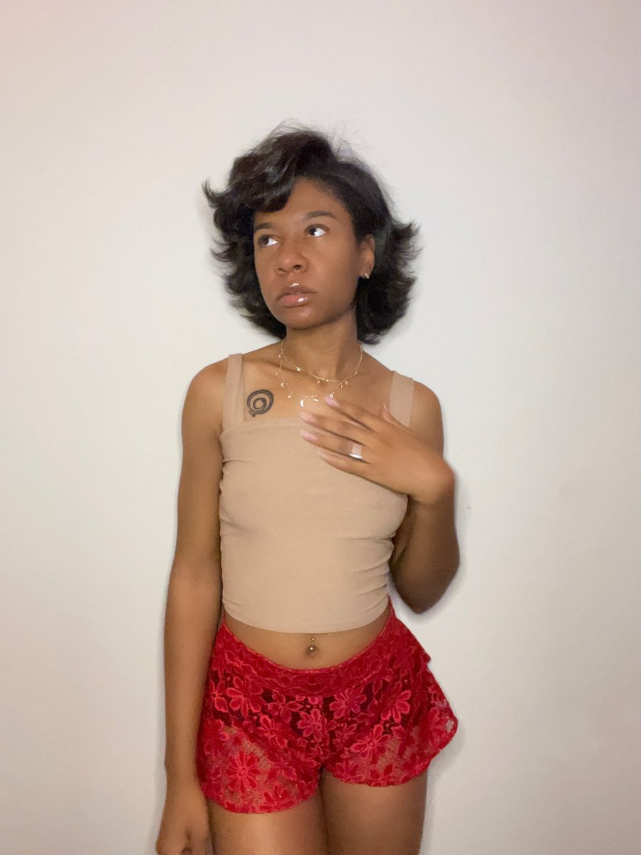 Natalialeemurie's tweet photo. Haven’t felt “sexy” in a while. But taking some time for ME really changed my mood. #LUVYOURS https://t.co/KJdOK2ZluF