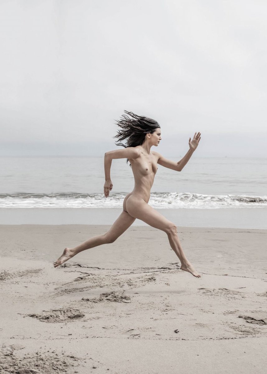 n2_str's tweet photo. #nude #celebrity #mode #KendallJenner #jenner #shooting #beach #horse #star https://t.co/ciypRnuLHi