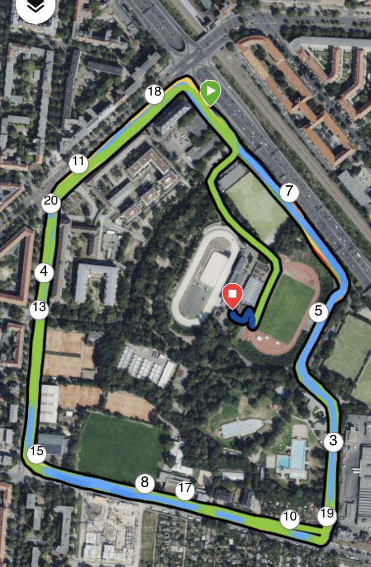 AthleticsFuture's tweet photo. 7 Tage nach d Leipziger Wintermarathon: HM-Abschluss der 49.Laufserie des BSV um Wilmersdorfer Arena u das Eisstadion am Hohenzollerndamm. Die 42,64k. steckten klar in den Beinen - dennoch den HM so rasch wie seit 5 Jahren nicht mehr☺️
Serie bei‘n Silberrücken jewonnen!
#byebye01 https://t.co/0w3OUWPOln