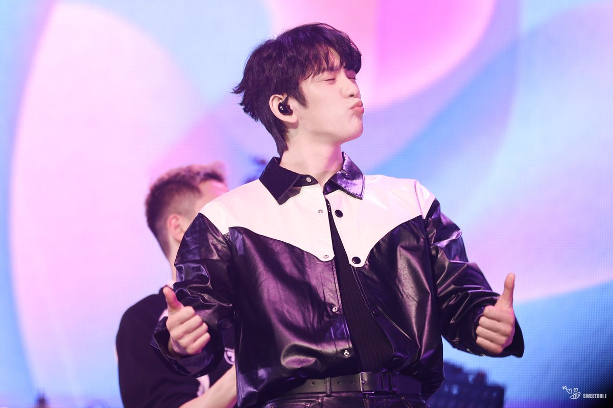 jsweetori's tweet photo. 오늘도 박녕긔 너무 귀여워서 심장녹았음🥰🙊💚

23.01.29 PARK JINYOUNG FANCONCERT 'RENDEZVOUS'

#박진영 #진영 #JINYOUNG
#진영이를_만남이란_기적💛 https://t.co/S9GQrLeJc2