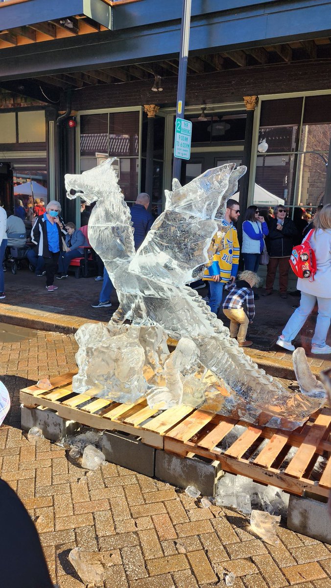 Julie (Olivarri) Braun tweet media