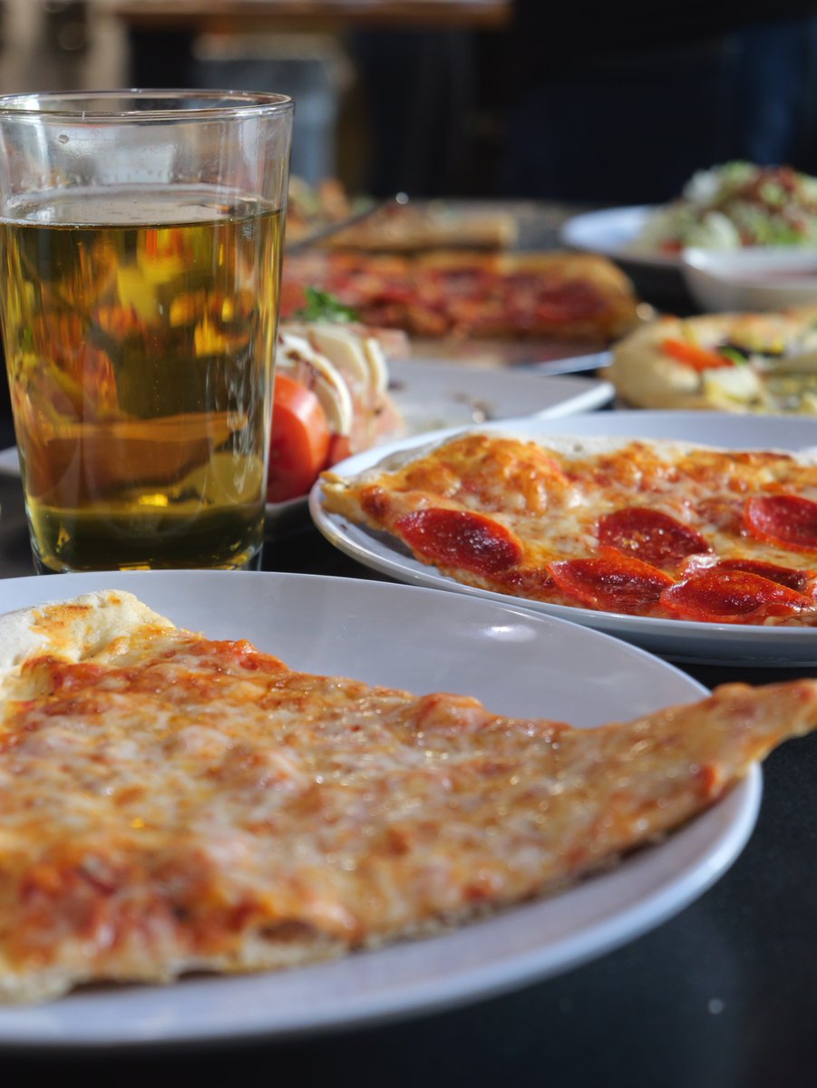 BergheimPizzaCo's tweet photo. Get ready, #football fans! It’s time for the big game and we’ve got everything you need. 🍕🍗🍺

🍺🍷Beer &amp; Wine ~ Dine-In or Take-Out.

☎️830-336-2577
📱Order Online at https://t.co/LoLHqJeBh4
🍽️ Dine in, Carry out, Delivery or Catering. https://t.co/c91Q39kP7p