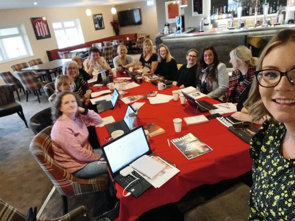 swglossop1's tweet image. Inspirational team meeting this morning 🌄 with @SlimmingWorld colleagues 😀 #teammeeting #slimmingworldconsultants #slimmingworlduk #inspirational #lifeofaslimmingworldconsultant #slimmingworldglossopwithlizzy❤️