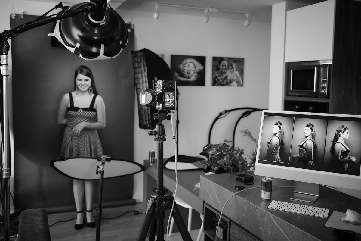 GermanRuizPhoto's tweet photo. Making Of - Alejandra by https://t.co/QsHE5D5wme
#Fujifilm #XT4 #X100V #XF50140mm #Profoto #ProfotoD2 #ProfotoB2 #ProfotoA1 #ProfotoBTS #MolaDemi #TetherTools #Apple #iMac #CaptureOnePro #Photoshoot #HomeSetup #BTS #MakingOf https://t.co/RGjLqLyDxh