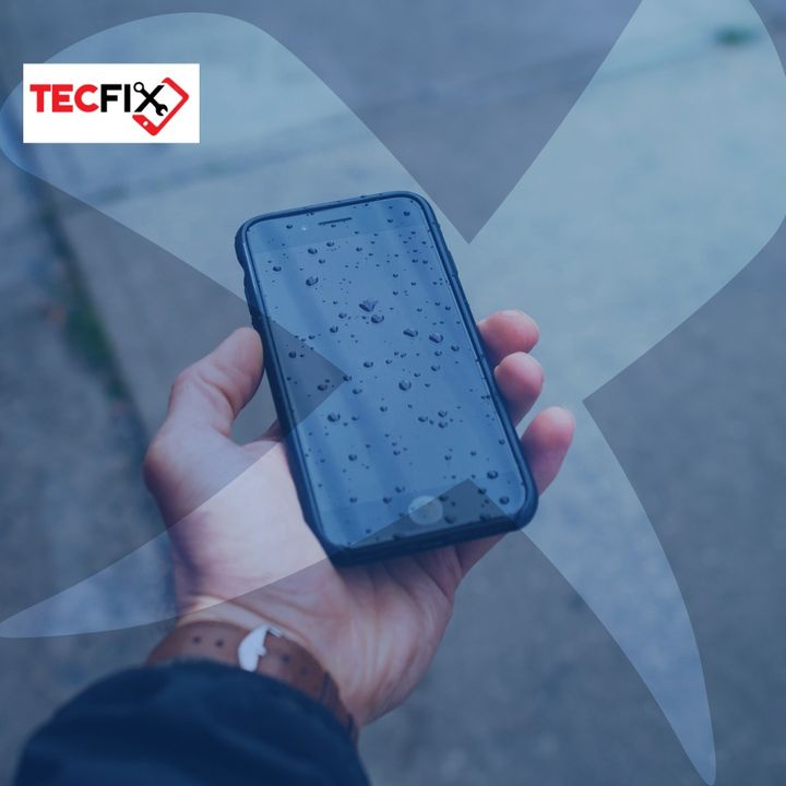 tecfixca's tweet photo. The small amount of water inside your device can cause a big amount of damage. 🚨 Avoid corrosion and short circuits in your device by bringing it to us ASAP! ⏰ https://t.co/OV59PWgXOb