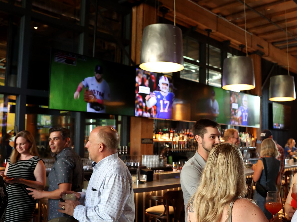 Hatback Bar & Grille tweet media
