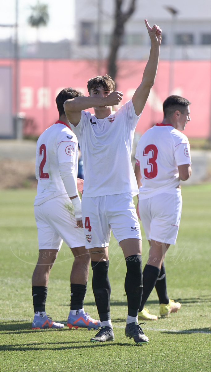 División de Honor Juvenil @CanteraSFC @SevillaFC 

#SevillaFCJuvA 4-0 @CD26_de_Febrero

#CanteraSevillaFC