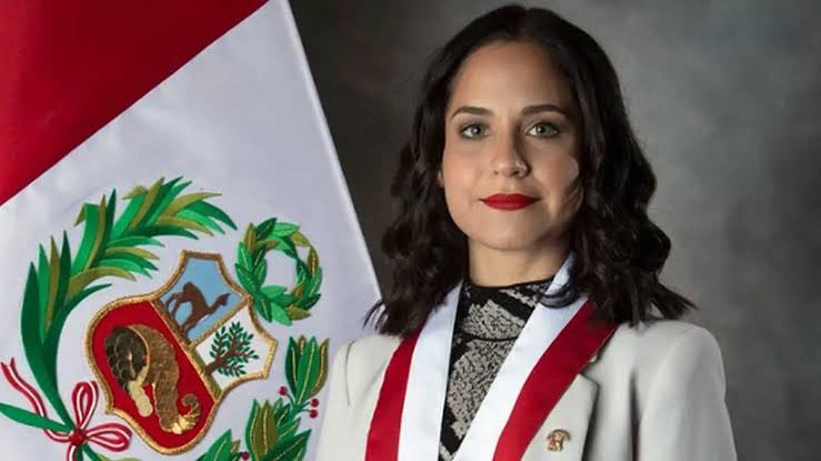 gerardoindacoc1's tweet photo. #ElMuertoEsDeSigrid
Estás de acuerdo que esta señora, debe ser desaforada del congreso y procesada por incitar a la violencia? https://t.co/pXU9bFR7uY