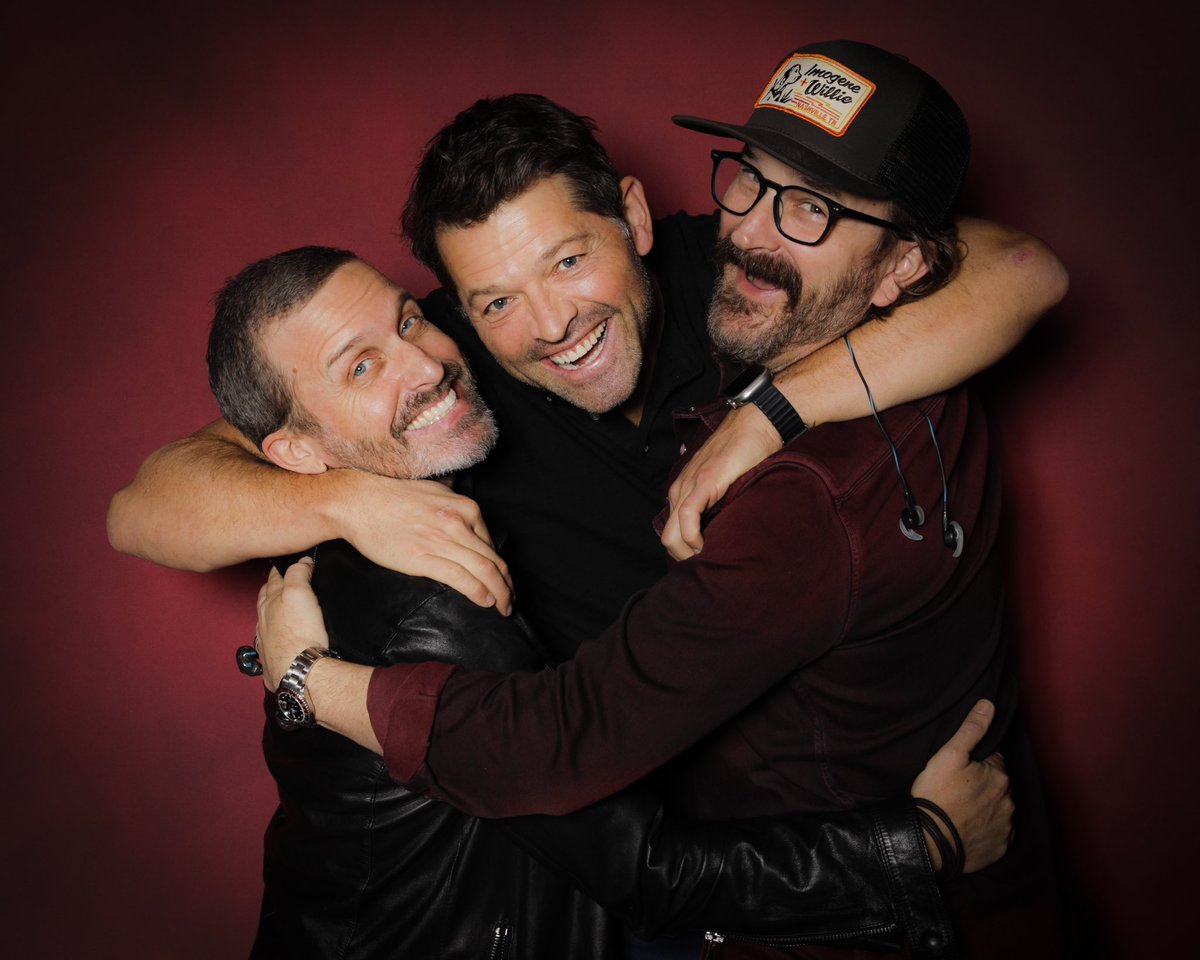 chrisschmelke's tweet photo. See ya in 5 #spndallas
@CreationEnt https://t.co/PuXeYzxLOZ