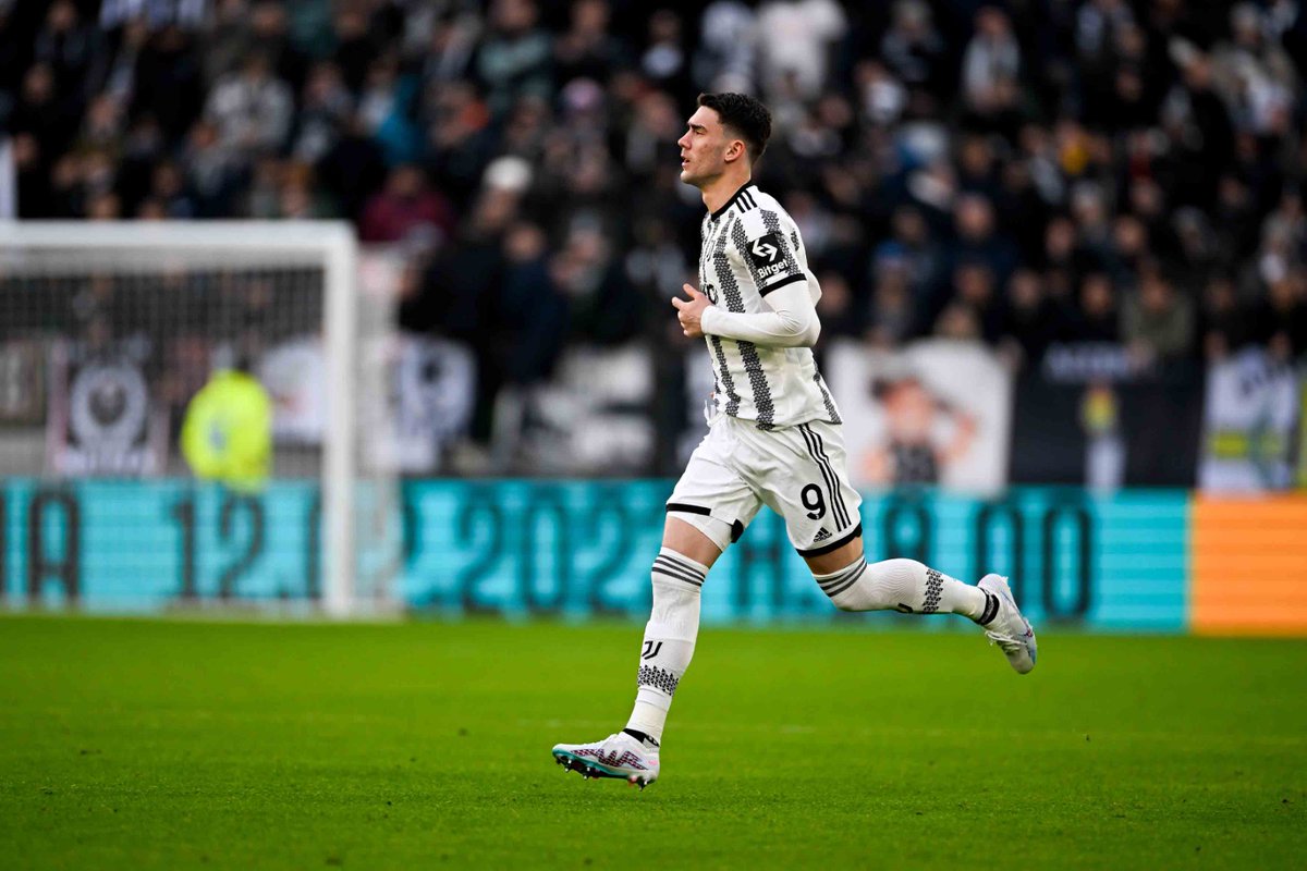 JuventusFC tweet media