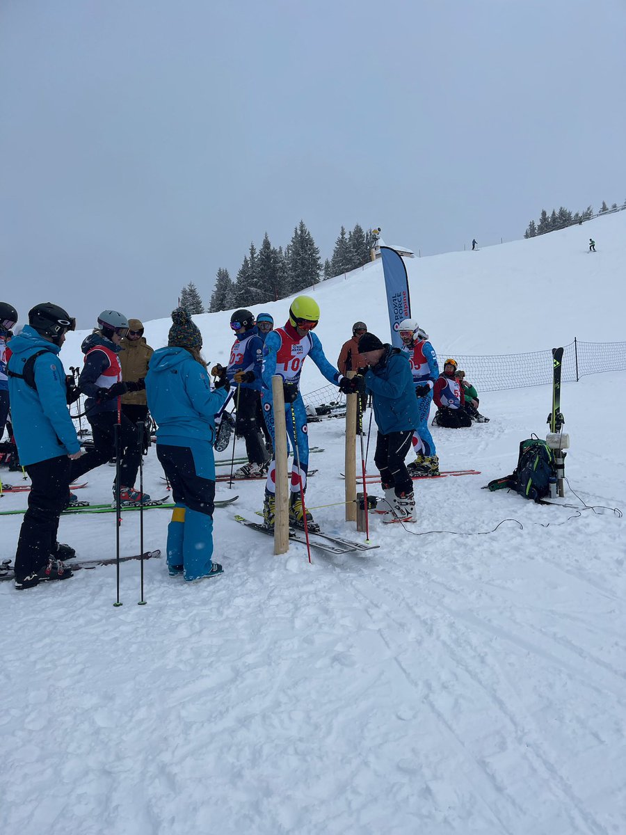 Hill teams! ⏱️ 🥇🥈🥉🚩🏔️

There would be no competitive events without RAFWSAA volunteer hill teams. Safety is always the first priority for the hill team, closely followed by ensuring a fair and efficient competition.