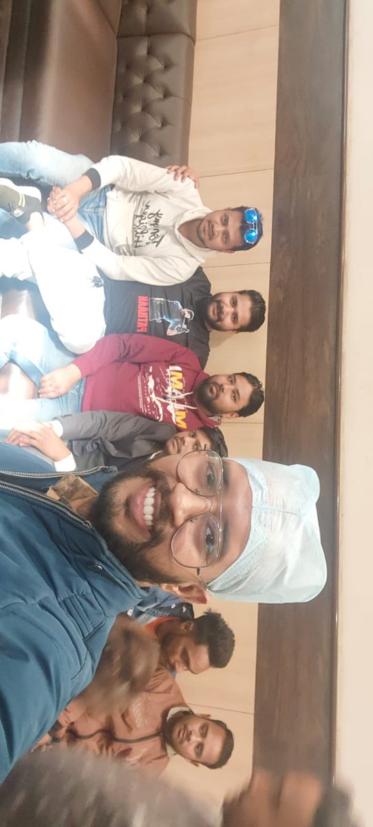SRKCHENNAIFC's tweet photo. Pics: LUCKNOW mein Pathaan ne maahol blockbuster kar rakha hai. 😍

SRK fans from @SrkLucknowCfc1_ watched #Pathaan again! 

#ShahRukhKhan𓀠 @iamsrk @yrf #YRF50 

PATHAAN 400 CRORE IN 4 DAYS https://t.co/KRI8rbf9q9