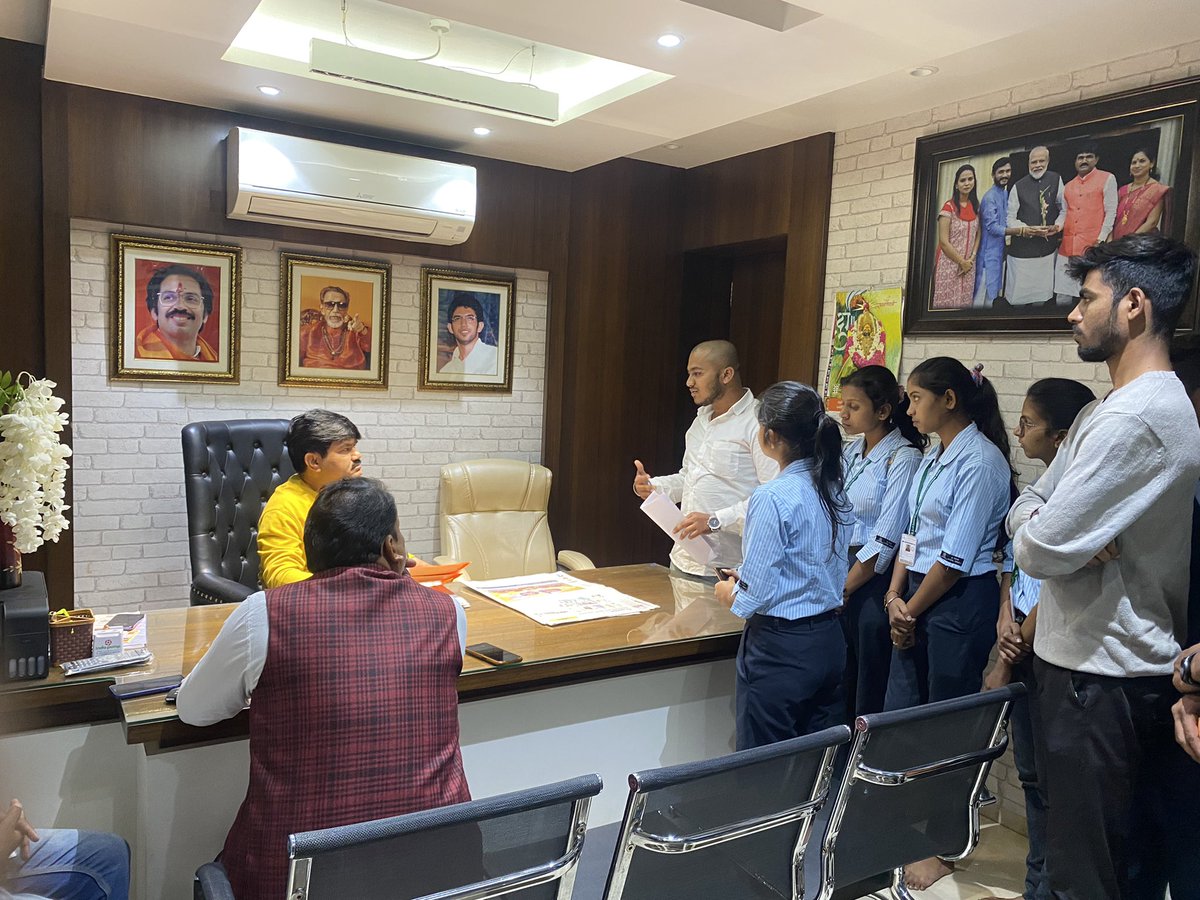 sanap_unmil's tweet photo. कृषिअभियांत्रिकेच्या हक्कासाठी नाशिक चे लोकप्रिय खासदार मा.हेमंत आप्पा गोडसे यांची भेट घेऊन निवेदन दिले.
 #JusticeForAgrilEngg
@mphemantgodse 
@CMOMaharashtra 
@Dev_Fadnavis https://t.co/eoWEGZ3QWf