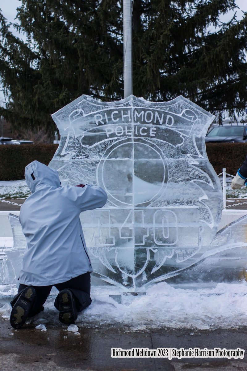 IndianaLawEnfo1's tweet photo. Thanks to Stephanie HarrisonπΈ for letting us tweet her pix of the tribute to Officer Seara Burton. The sculpture was created at the Richmond Meltdown this past week! Please check out her page! #SearaBurton #RichmondIndiana #K9Officer #RichmondMeltdown #IndianaFallenOfficer https://t.co/DB3fbRbKxj