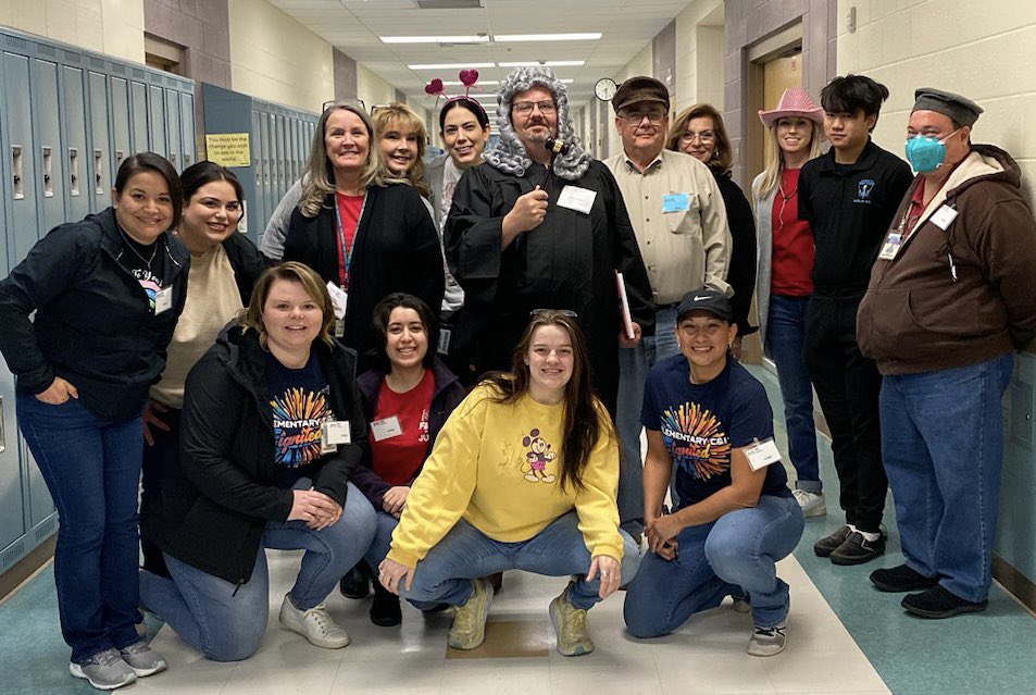 Isabel_Anaya1's tweet image. Enjoyed being a Judge at Northside’s @firstlegoleague Qualifier event &amp;amp; seeing the dedication teams put forth in their work 🤖 Even extra special was seeing a former Kuentz Coyote still involved in robotics! #FIRSTinTexas #NISDrobotics #SUPERPOWERED