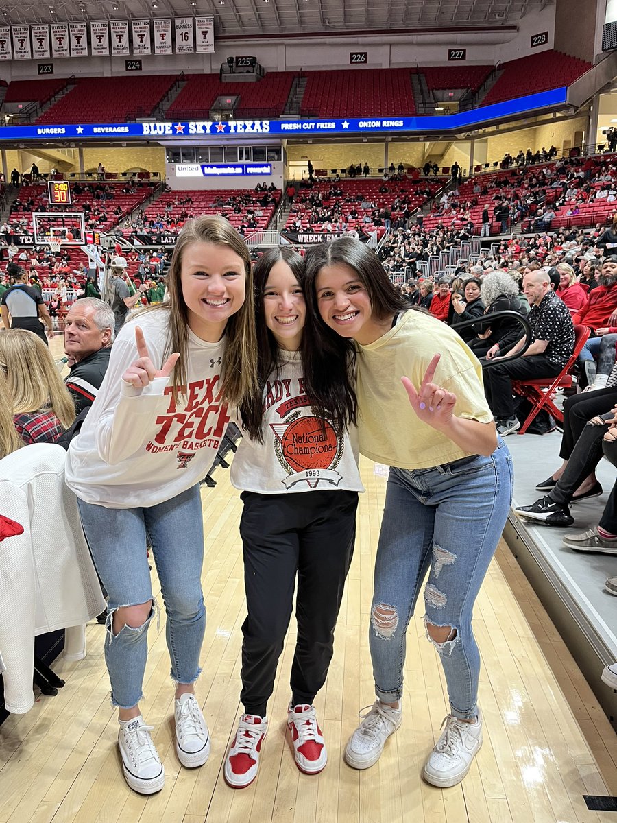 Wesag73's tweet photo. Got to see players from my TTU era and @adrig1411 got to see some from hers!! It was a good day! We’ll get the Bears the next time. #needanothernatty @sydneygoodson2 @Angelhayden23 https://t.co/xNKVxcoysr
