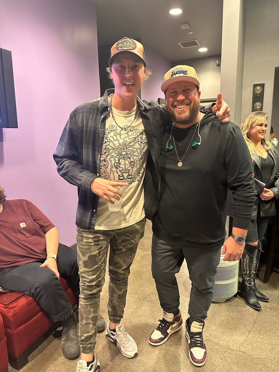 dereksteez's tweet image. Hell of a gig in LA last night great hanging @m10penny
