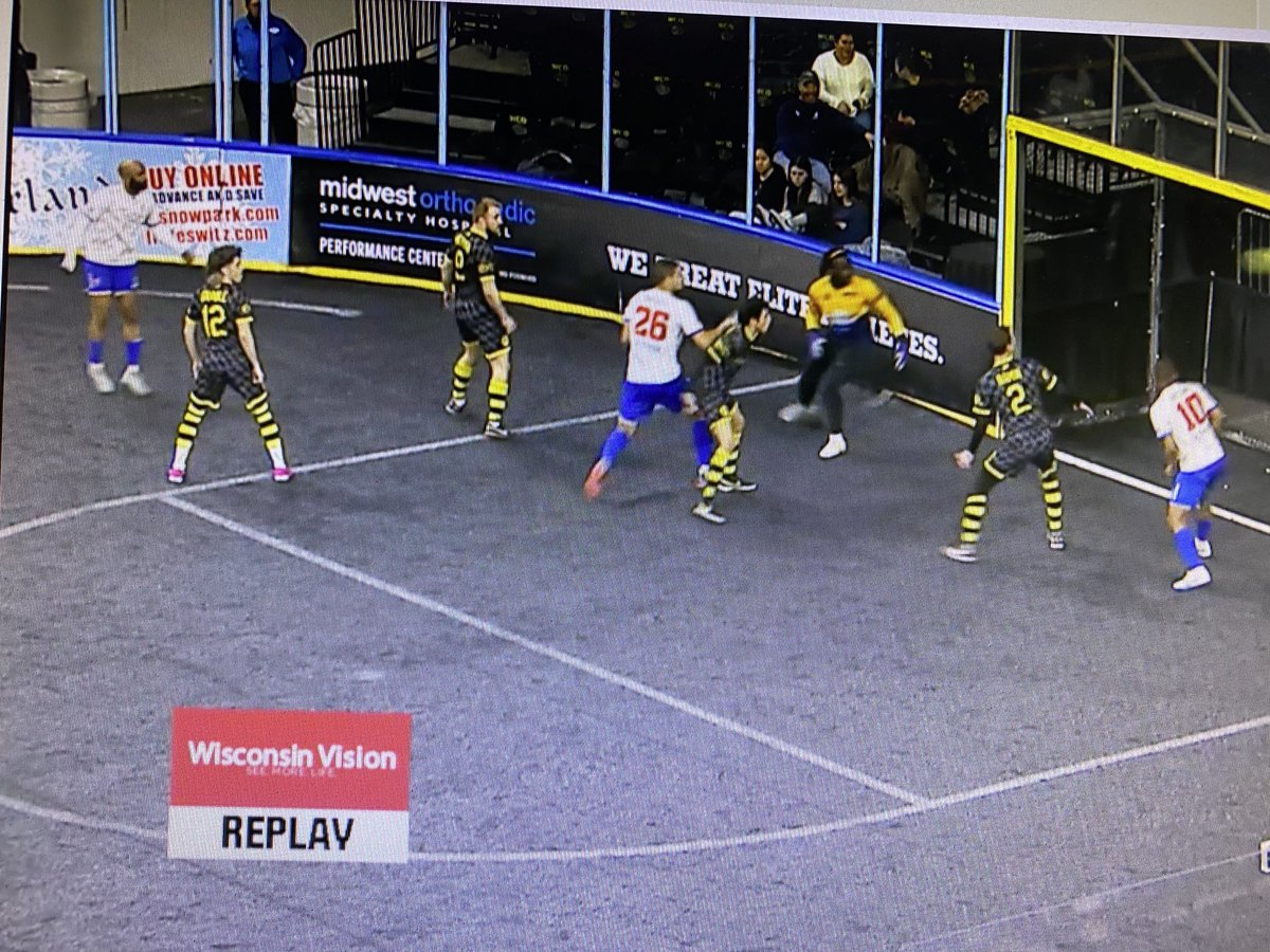 ⁦<a href="/KCComets/">Kansas City Comets</a>⁩ and Milwaukee in OT! @rianmarques26 with 4 goals including goal that tied it up 8-8. Icon ⁦<a href="/IanBennett26/">Ian Bennett</a>⁩ with 3 goals, 2 assists. Ready to see who gets golden goal.