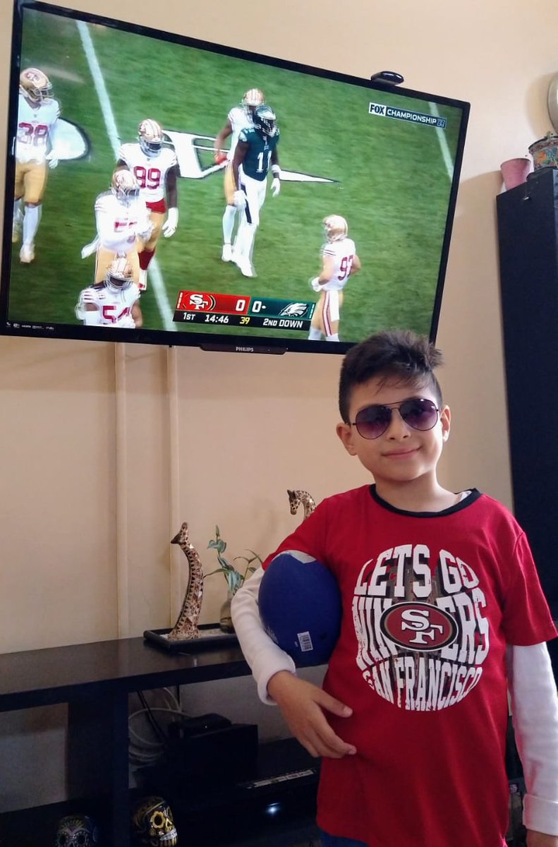 YuyetciiArano's tweet photo. #NFLxFSMX Let's go NINERS @49ersESP #FoxSportMX https://t.co/BVItq7OX7A