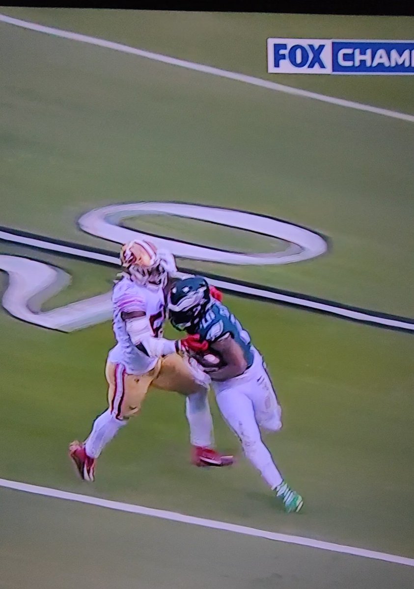 trip285's tweet photo. How is this not a facemask pen @nflnetwork @neilreynoldsnfl https://t.co/1oGgVWVjSc
