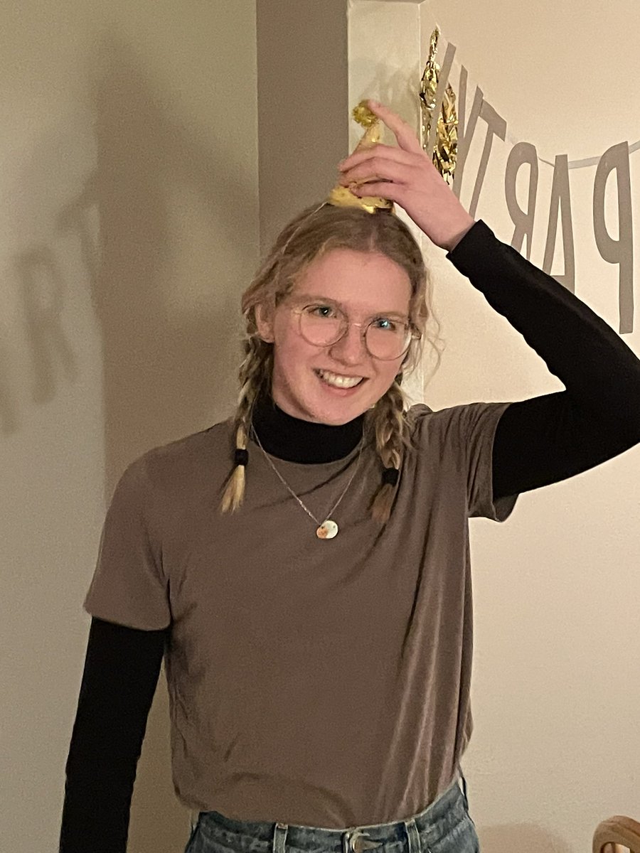 umgroove's tweet photo. All bow to her royal highness madame president-elect Tsunami @AmandaDiddams https://t.co/ICKprpp7yM