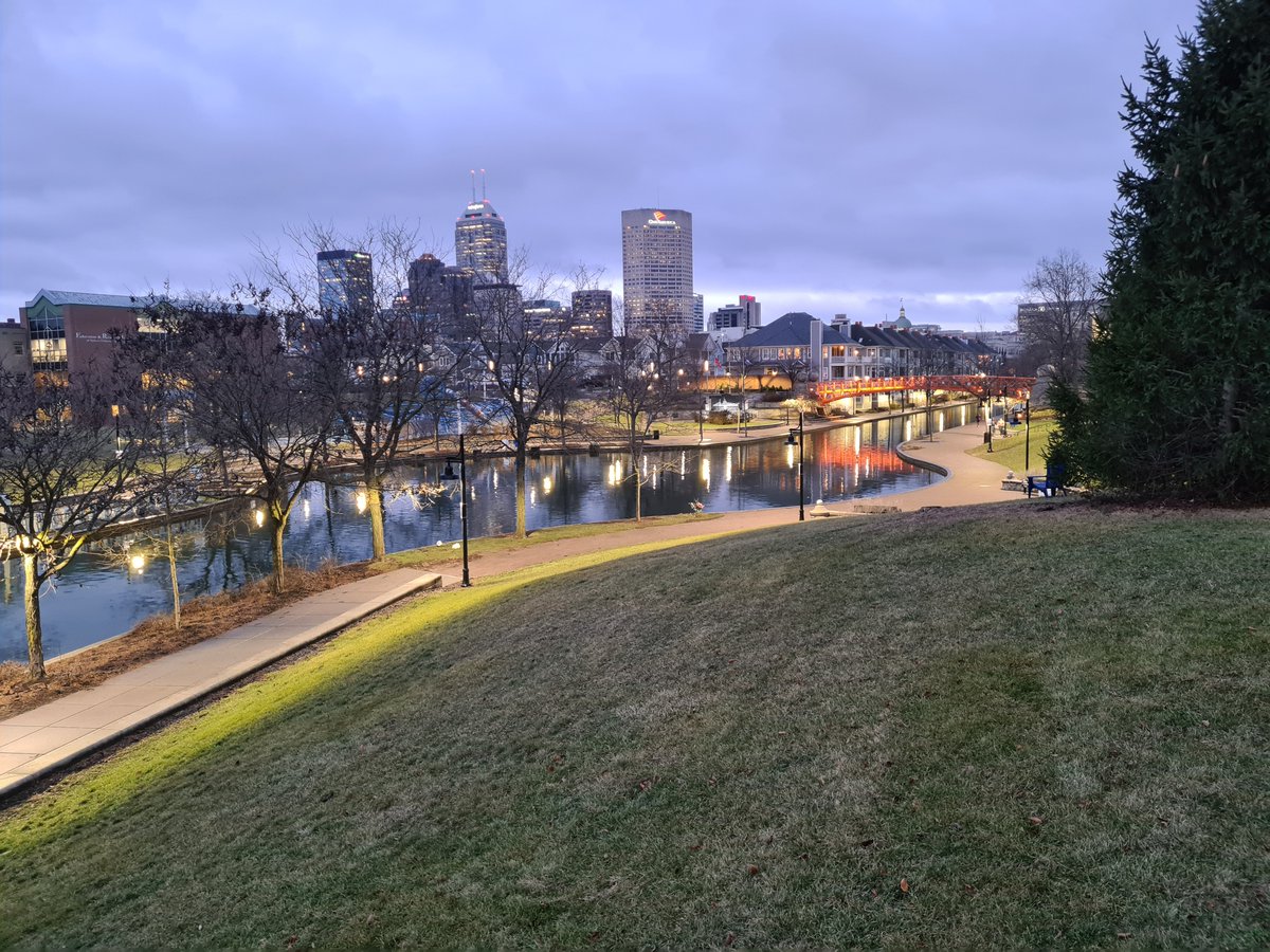 Already one month spent as #Fulbright visiting student researcher <a href="/IUICMH/">Indiana Center for Musculoskeletal Health</a> !
I am really grateful for the warm welcome and I am excited for the coming year!
Diving into the #Indy lifestyle, I could enjoy running along the Canal Walk and cheering up the Pacers team.