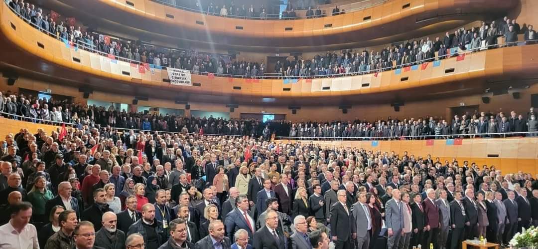 IyiMudanya's tweet photo. Kaybedeni olmayan kongremizde kazananı İYİ Parti Ailesi olmuştur. Katılımlarıyla başta delegelerimiz olmak üzere, İl ve İlçe Yöneticilerimiz, gönüldaşlarımıza ve misafirlerimize teşekkür ederiz. https://t.co/yq0sTjejCv