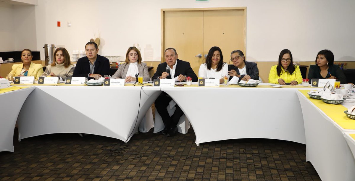 Jesus_ZambranoG's tweet photo. El @PRDMexico reitera la necesidad de que las candidaturas sean decididas con la participación más amplia de la sociedad civil, por un método transparente y democrático que asegure la participación de tod@s y que la candidatura presidencial sea la más competitiva rumbo al #2024. https://t.co/5WSu7jrwGf