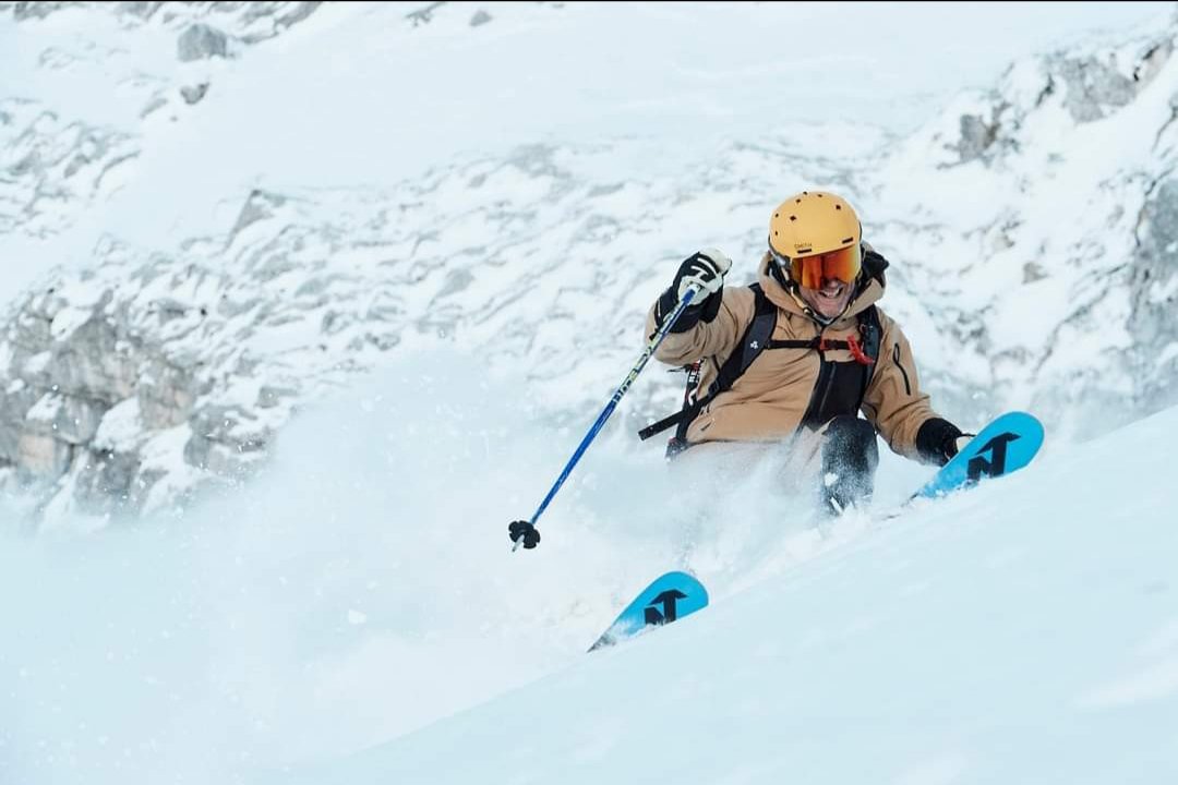 TheSkiClub's tweet photo. The team have had an amazing time in La Clusaz for the SIGB snow test!
Check out some of these magnificent action shots from the week!
Thank you to our supporters @SnowAndRock
@ovonetworkfr
@HuskiDelivers
Photos by @ROSSWOODHALL
#SCGB #SIGBTest #SkiTest #LaClusaz #Skiing https://t.co/vxxpILhh3M
