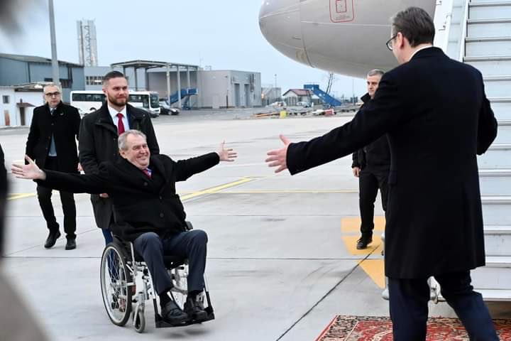 stpmtk's tweet photo. já a kdo? https://t.co/01CVVTQqQv