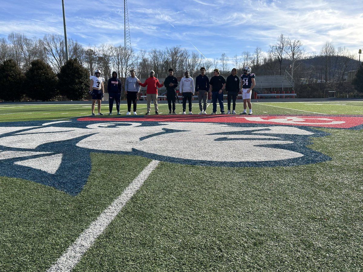 Anytime <a href="/Ooltewah_FB/">Ooltewah Football</a> goes on visits we show love to all the Chattanooga Guys!