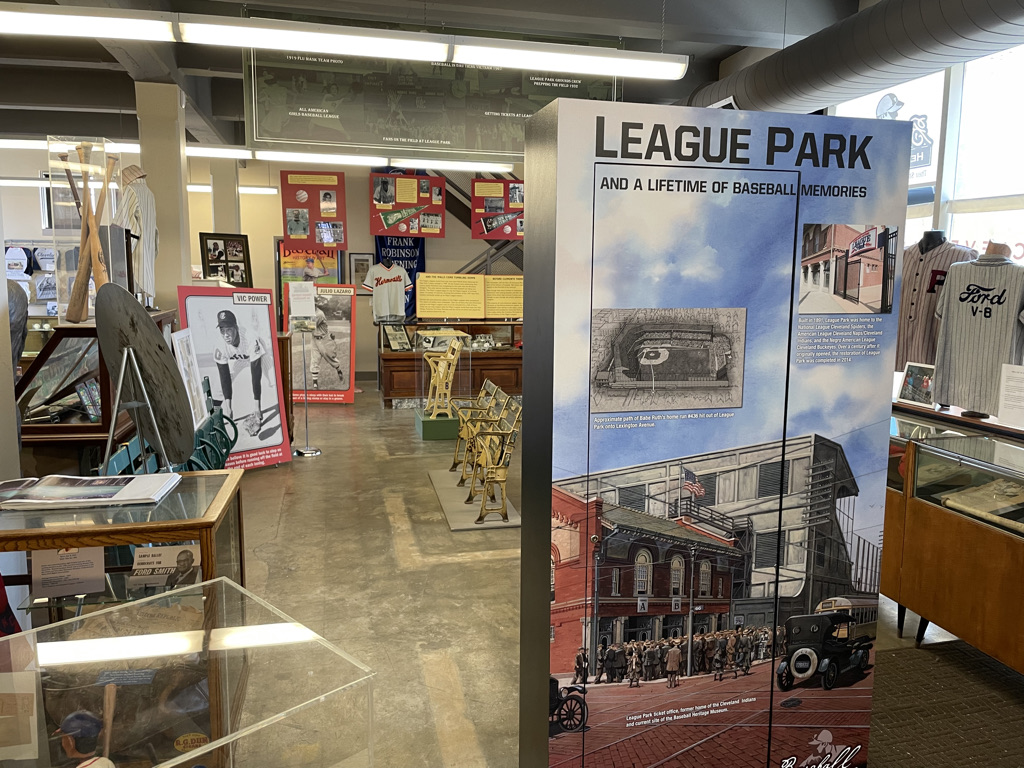@lost_ballparks It's still a great place. The photo above shows the ticket building in the right field corner, where now sits a fantastic little museum (in the same structure). #LeaguePark