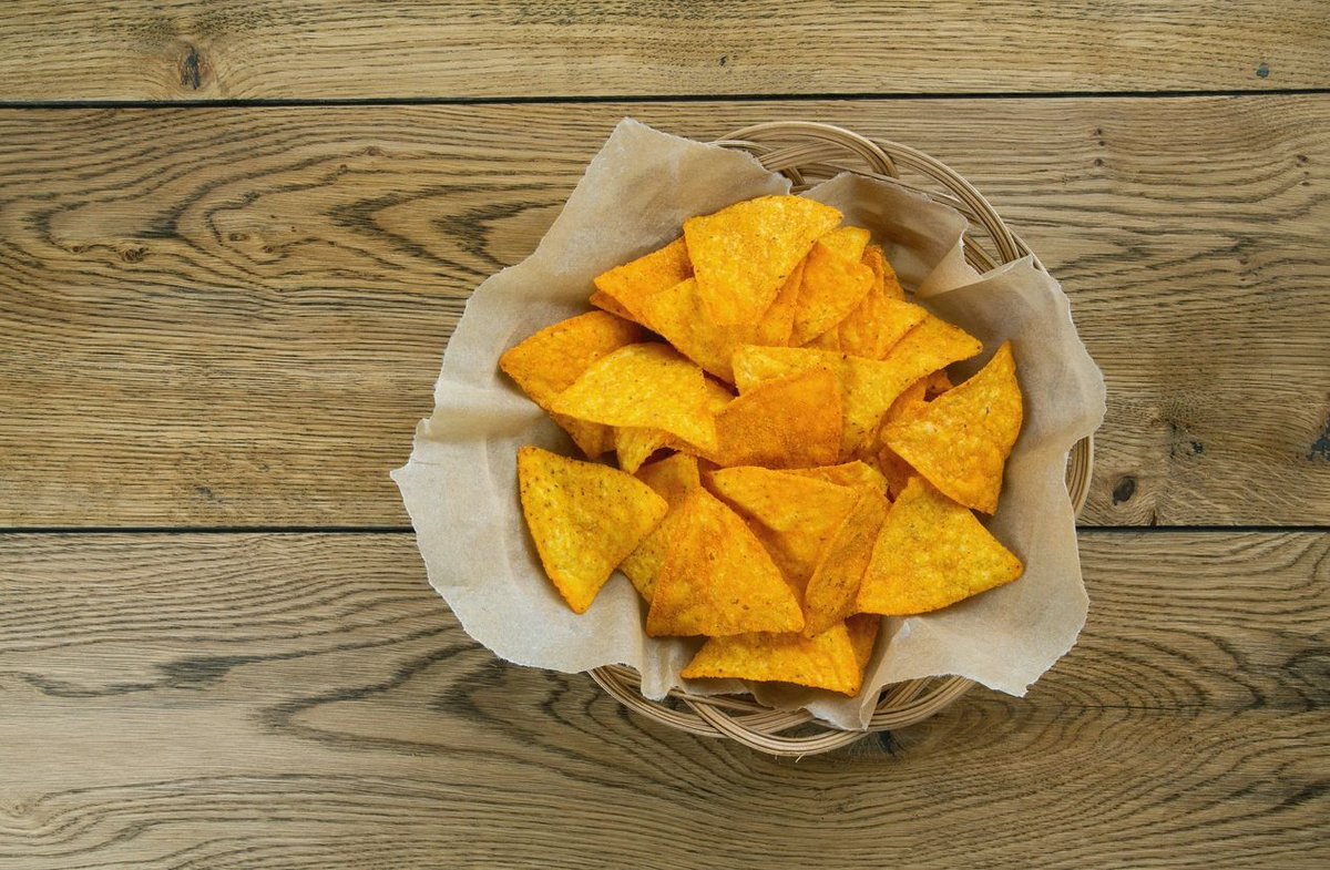 Merilightphoto's tweet photo. #NationalCornChipDay

Sunday is usually reserved for a nice warm comfort meal like spaghetti and meatballs. 

But no harm in a little chips and dip!

Guac, creamy dips or cheese?

I prefer a queso. you? https://t.co/hUeY2170sj