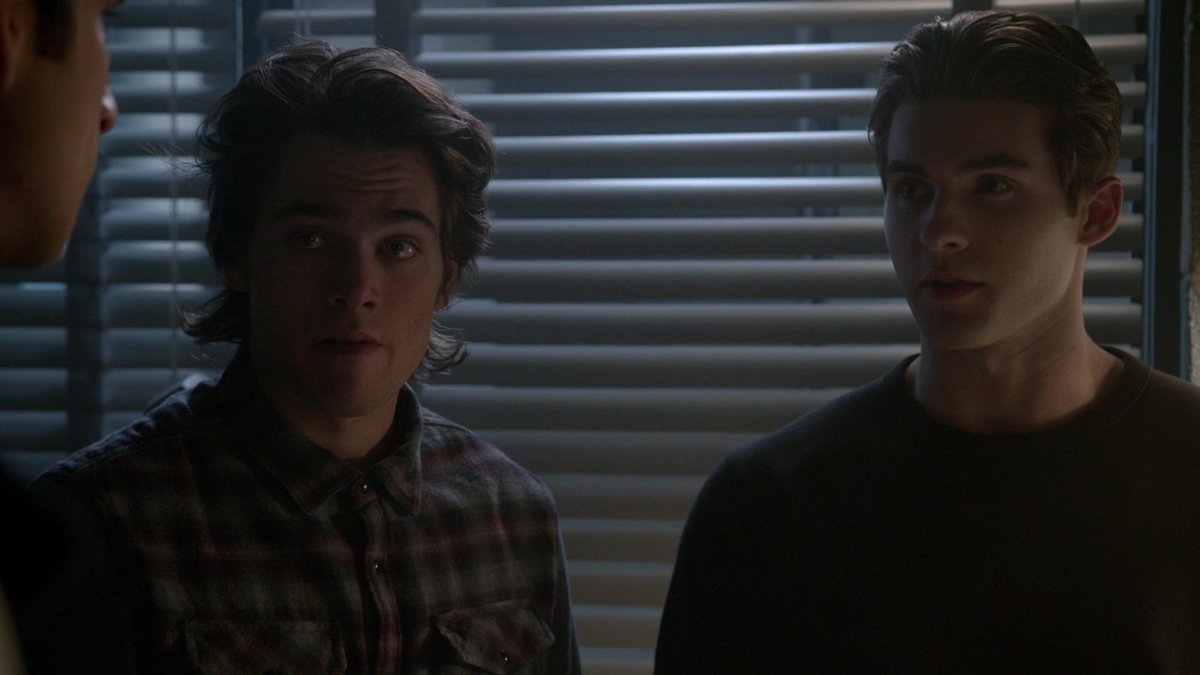 thiampics's tweet photo. thiam's perfect height difference <3 https://t.co/w71JIhDLTe