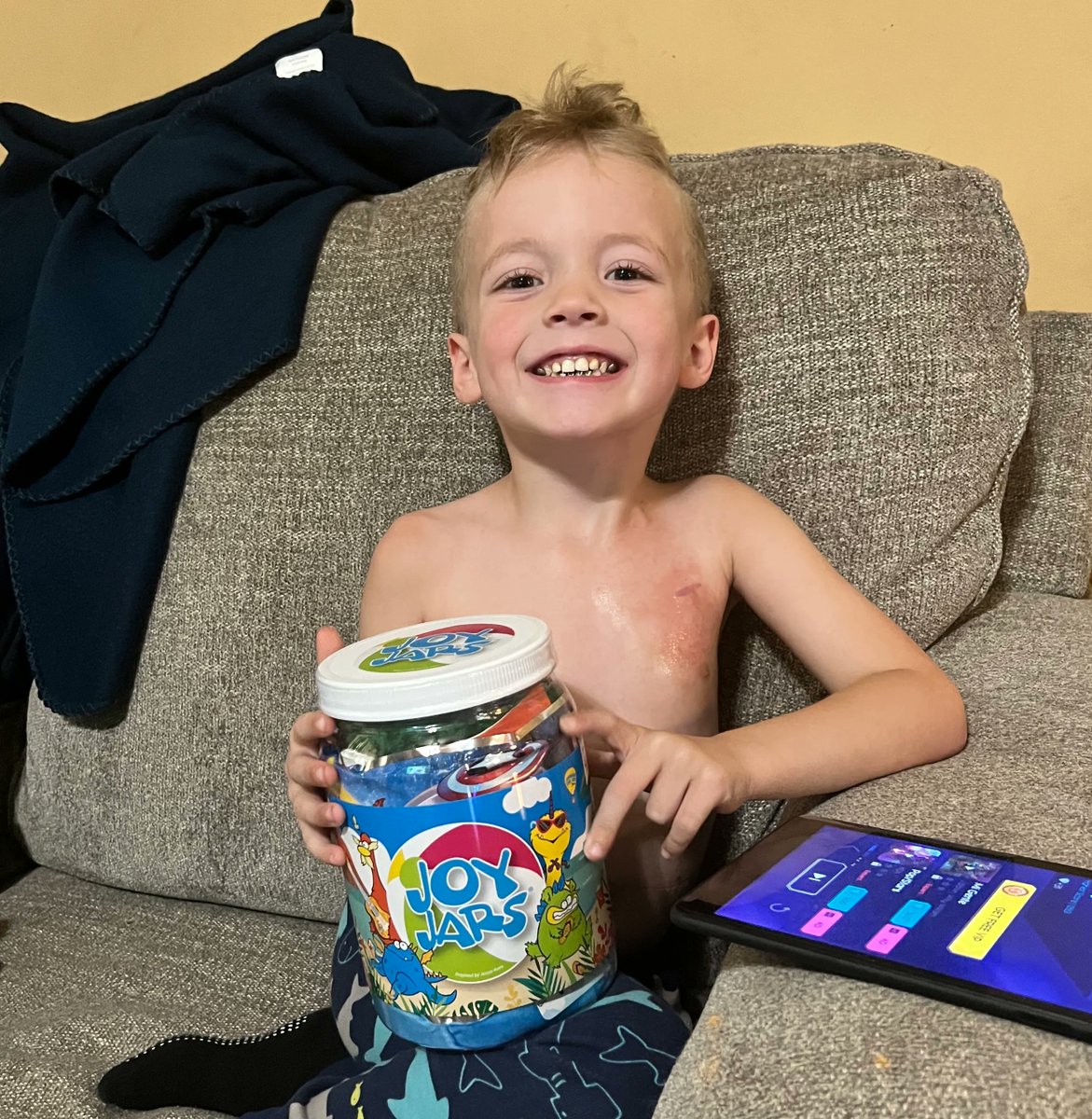 TeamNEGU's tweet image. Bo + his JoyJar = BIG smiles! 💙

#NEGU #childhoodcancerawareness #wilmstumor