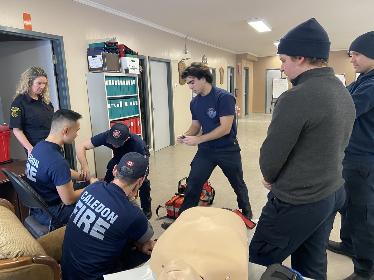 CaledonFireES's tweet image. In addition to fighting fires, firefighters also treat sick or injured people, report to car accidents, extricate people from damaged motor vehicles, and assist at hazardous material spills. Today our recruits are learning #BasicLifeSupport #CaledonFireRecruits