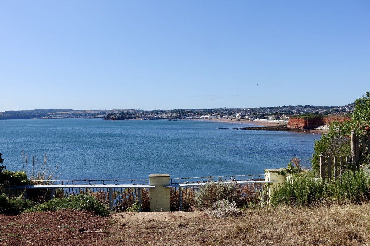 PLOT OF LAND FOR SALE IN PRIME SOUTH FACING WATERFRONT LOCATION 🌊 Torbay Road
Guide £1,195,000 Freehold

#buildingplot #plotofland #plotoflandforsale #buildingplotforsale #opportunity #realestate #interiordesign #architecture #estateagentstorquay #estateagentsuk #propertydevon
