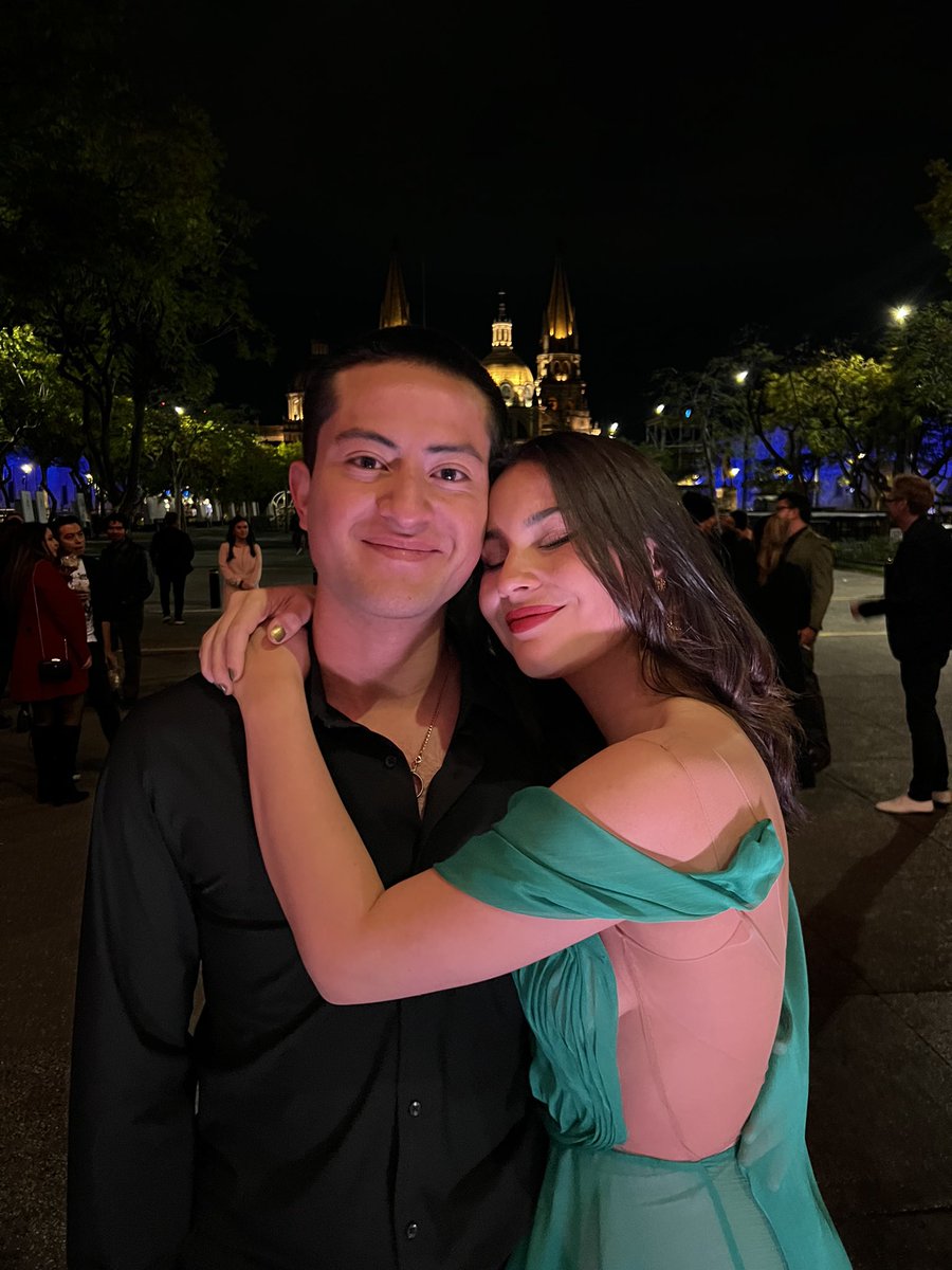 sofishmusic's tweet photo. PRIMER ALFOMBRA ROJA: ✅✅ https://t.co/FgTbJBKjpW
