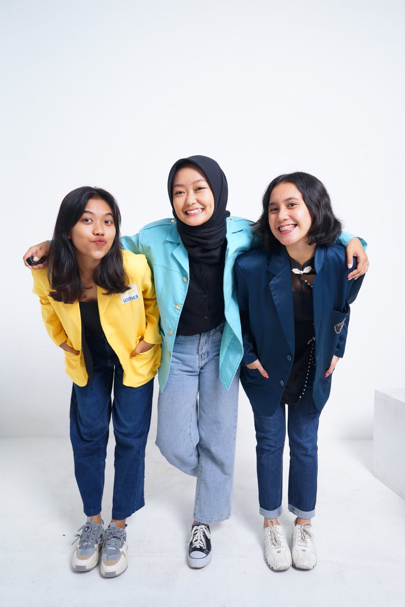 AmadeaFinchi's tweet photo. gausa banyak²,secukupnya aja karena nyimpen rahasia di banyak orang gabaik,pamali sih HAHA https://t.co/jEjaQuAzi1