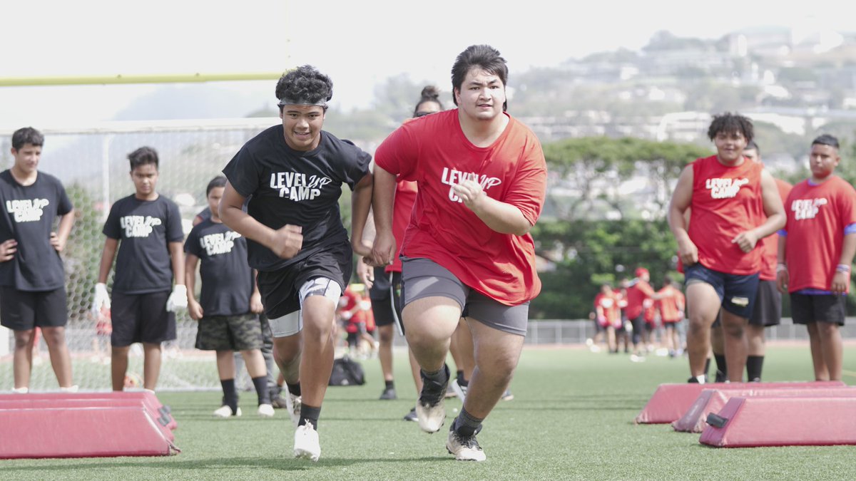 GonsalvesIsaiah's tweet photo. Thank you to @GiftednFitted for the opportunity to learn more about my techniques. Thank you also to the coaches for teaching me how to polish my craft and making me a better overall lineman. I definitely plan on coming again.
@NacProductionz https://t.co/LeG8QTIjrU