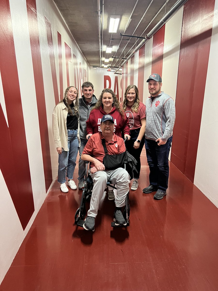 HoosierProject's tweet photo. A massive thank-you to our donors who helped make the Rothgerber’s evening possible, words can’t describe our appreciation! 

A very special thank-you to @adamhoward0 and the staff &amp; players of @IndianaMBB who helped make the evening extra special! 

#iubb #TheHTP https://t.co/BcBVsenBUn