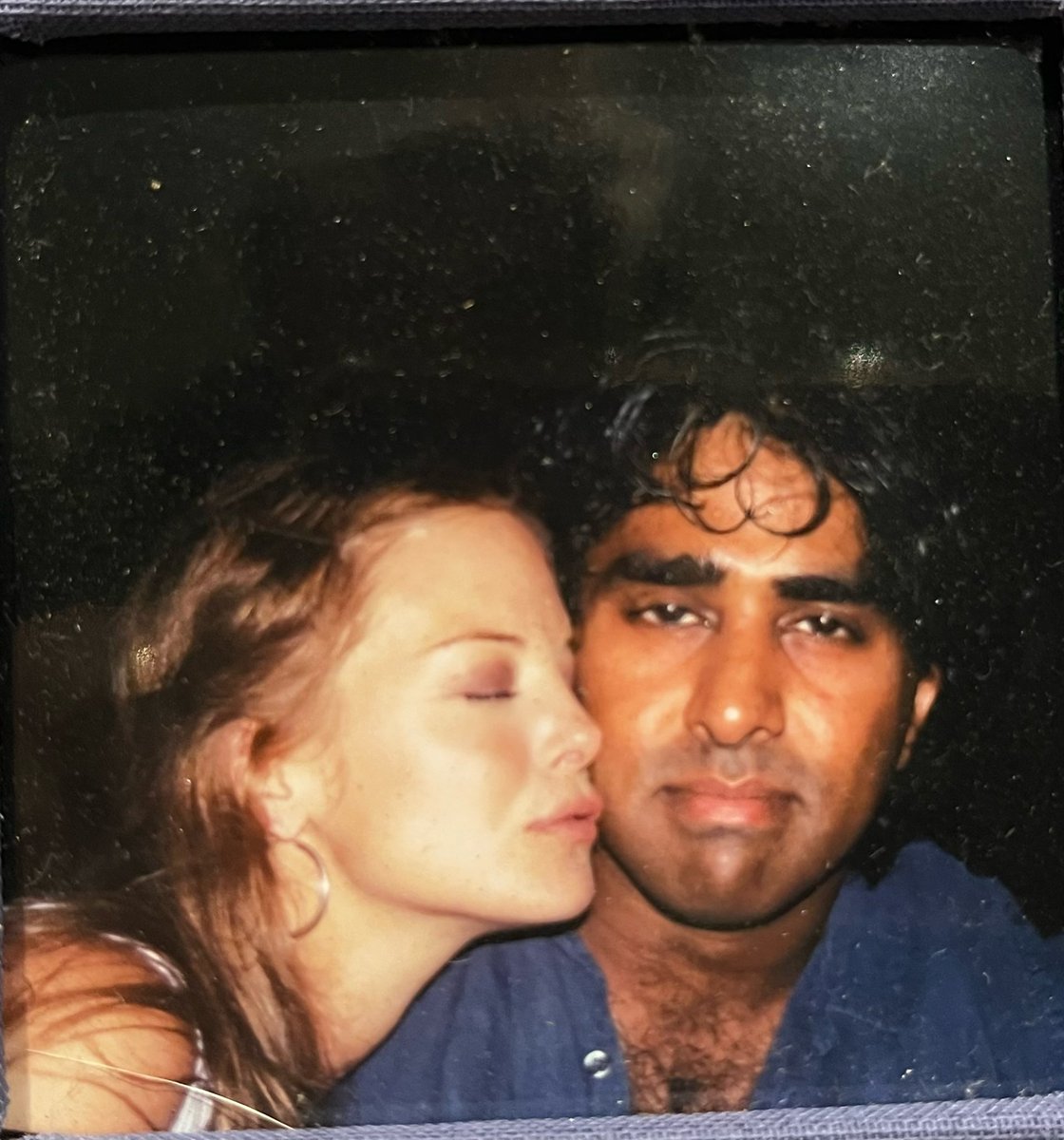liljsez's tweet image. Hey @jaychandrasekha ! Look what I found. #2002 #clubdread #donjulio #barradenavidad 😍