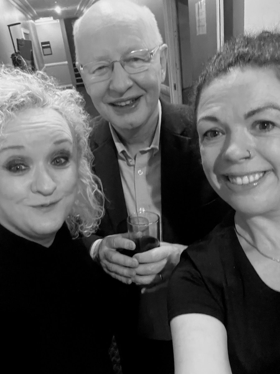 CharlotteEmmaUK's tweet photo. Thank you to everyone who came to #ComCast2023 - had an unbelievable weekend - absolutely bloody shattered now but was 100% worth it to see all the happy faces.  Roll on the next one! 💃🏻😘 @davidvance @garethicke @TheFreds @21WIRE @abiroberts @PushbackAV https://t.co/U0H3YsWN8S