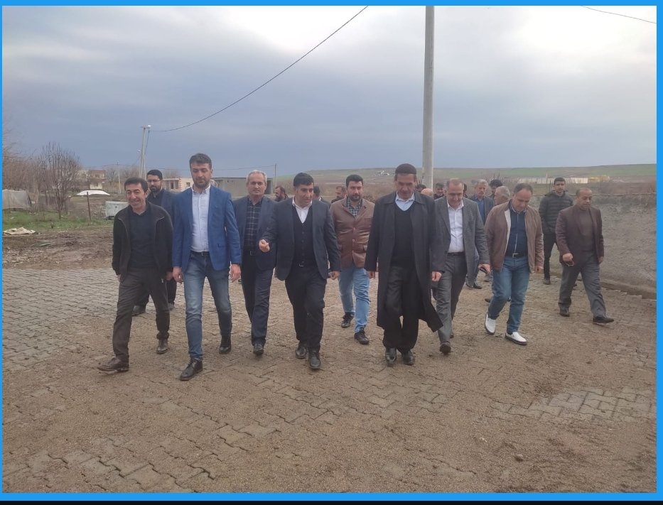 akparti_sur21's tweet photo. #hizmetiçinburdayız

@akparti_sur ilçe başkanımız
Sn @davutyildiz21 
talep ve önerisi ile 
#sur kırsal mah geneline
#250bin m2 kare kilitli parke taşı
#60bin bürdor taşı yapılacak
Şimdiden #sur halkımıza
#hayırlıolsun

TEŞEKÜRLER
@surbelediyesi21 başkan vekili
Sayın @asimsolak https://t.co/2usCkVjGUv