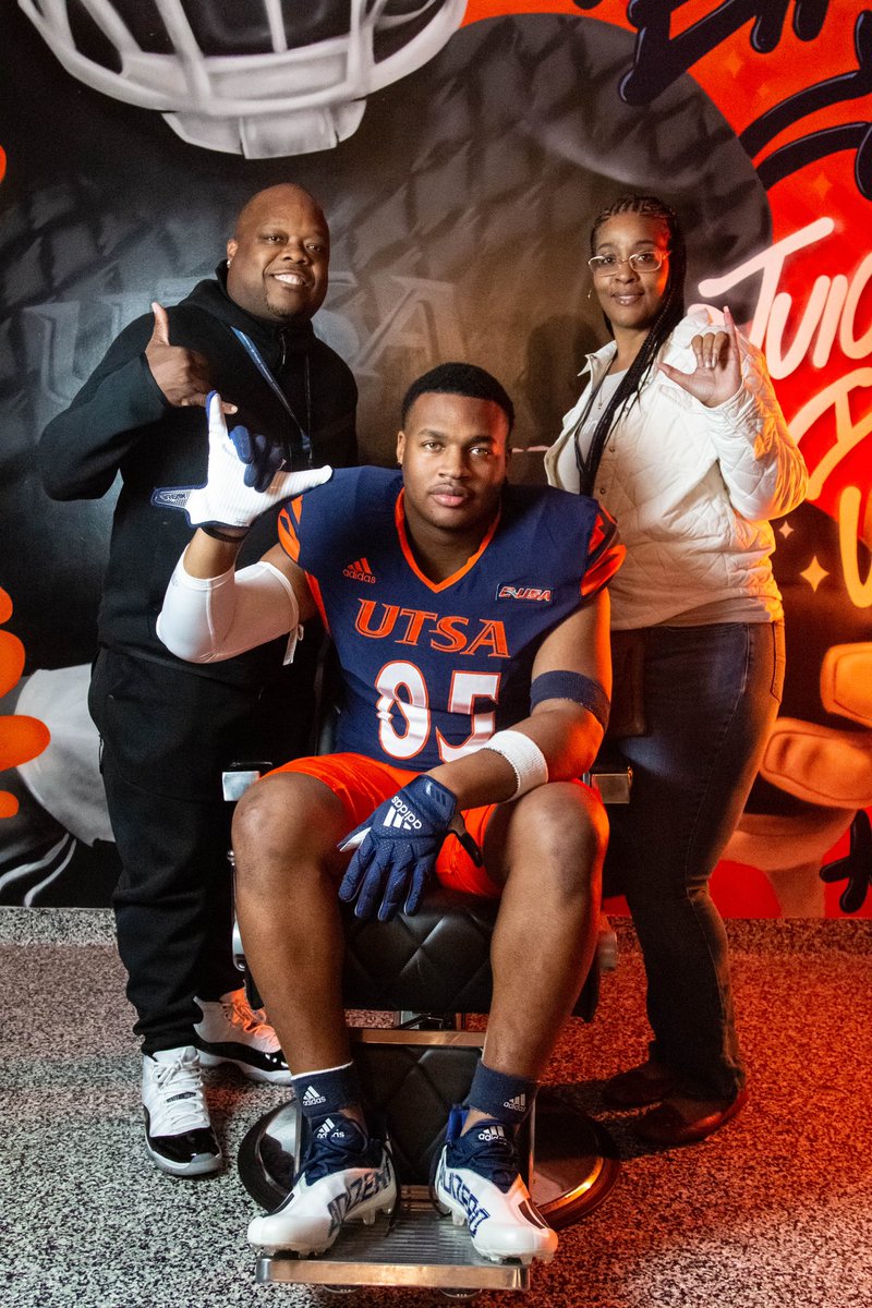 Caleb Mitchell IRVING 8️⃣5️⃣ tweet media